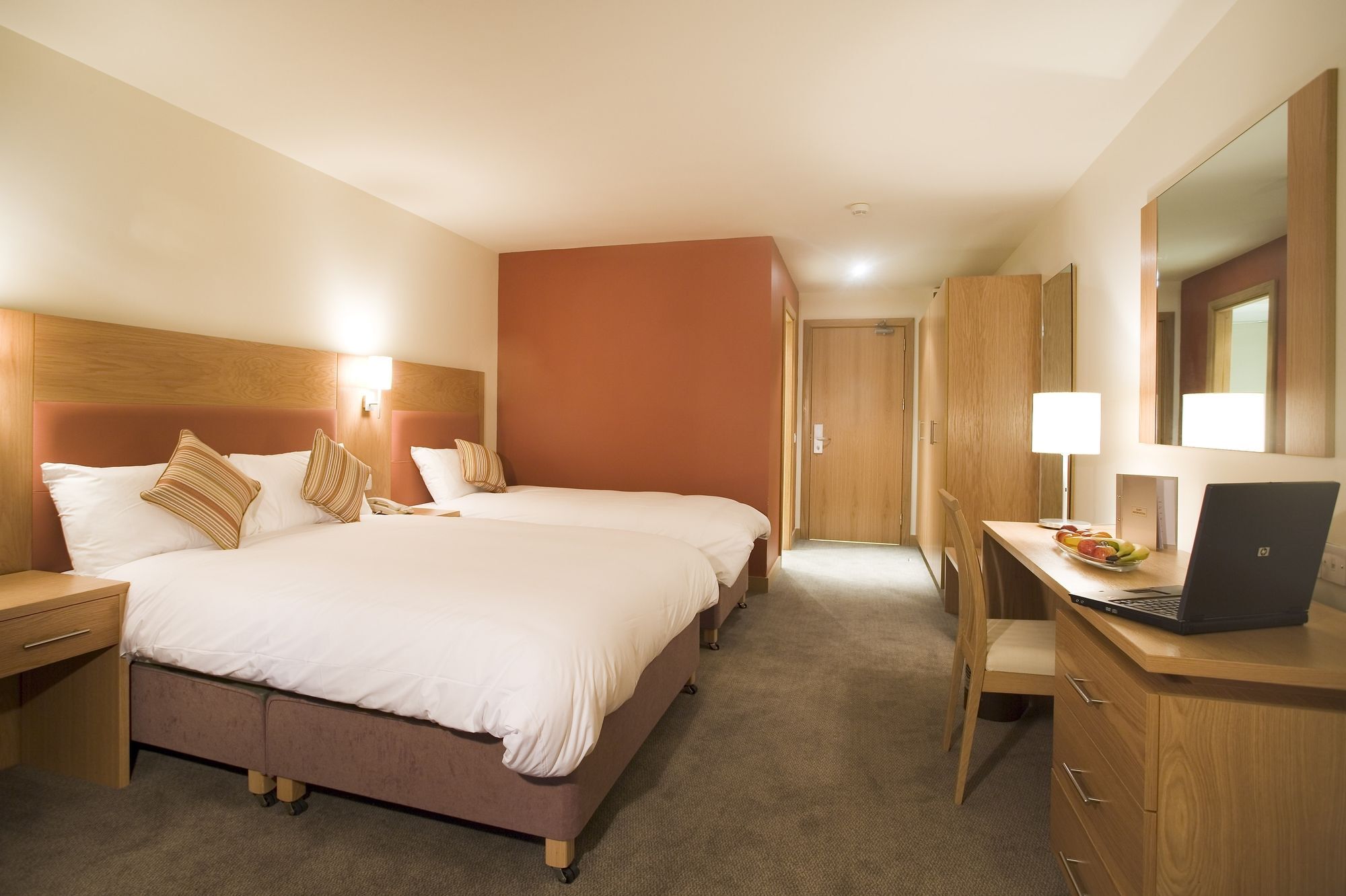 Maldron Hotel Portlaoise Екстериор снимка